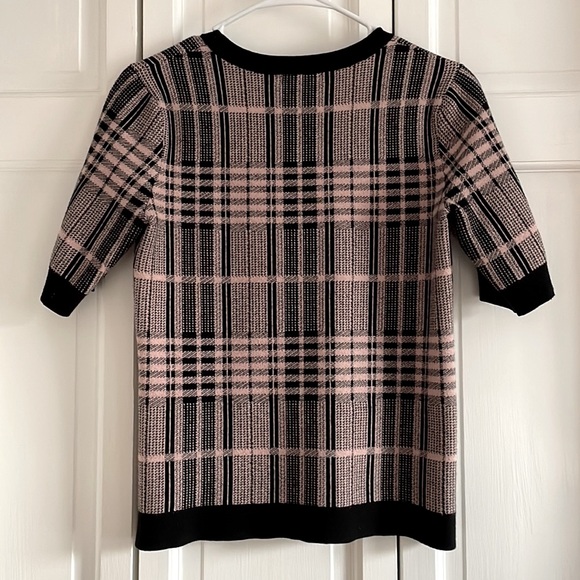 T Tahari Black Mist & Antique Dusk Pink Short Sleeve Sweater Sz S - Picture 6 of 6